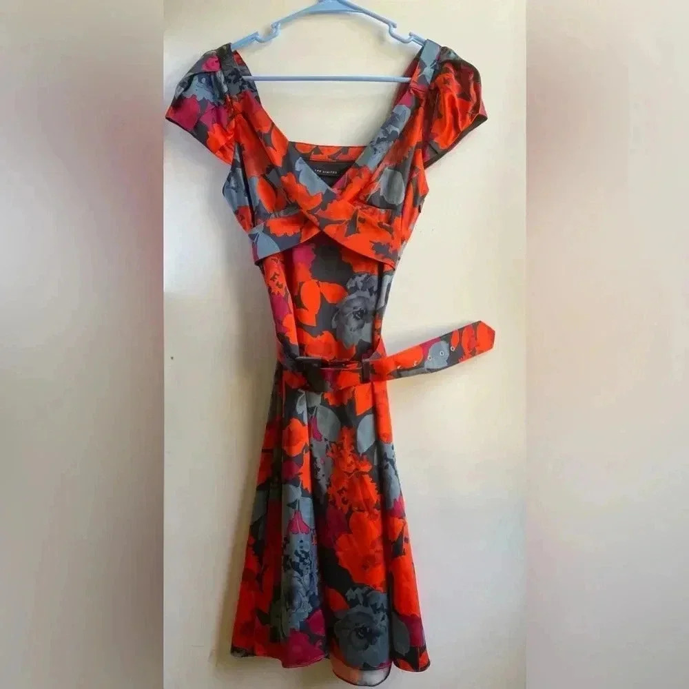 The limited | Midi floral satin dress with Belt and zip | short sleeve